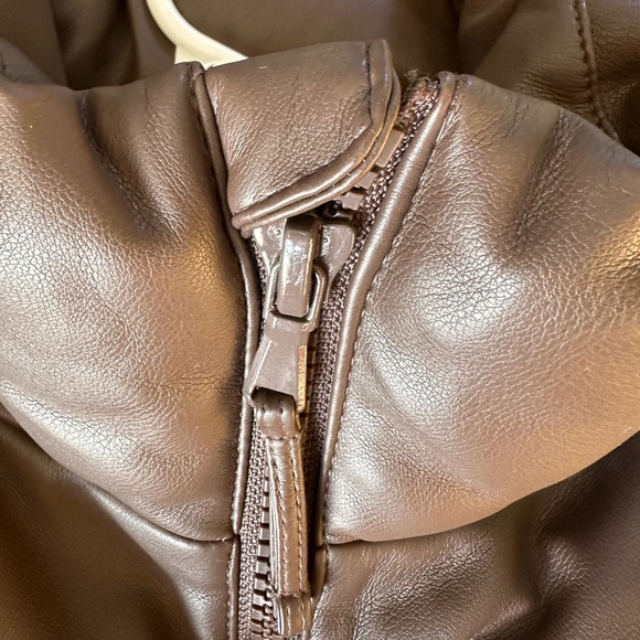 Old Navy Faux Leather Women's
Brown Puffer Jacket NWT SM CHOCOLATE SOFT cropped - Picture 13 of 15